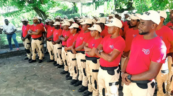 🚸🛡️ Comment les EMS armés renforcent la sécurité à l'école ? Et pourquoi pas aussi des agents de sécurité armés ?