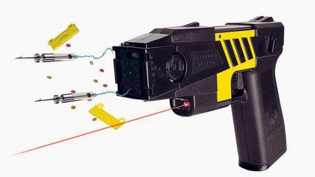 Arme non létale, conséquences fatales : Quand un agent de sécurité utilise un pistolet de type "Taser"